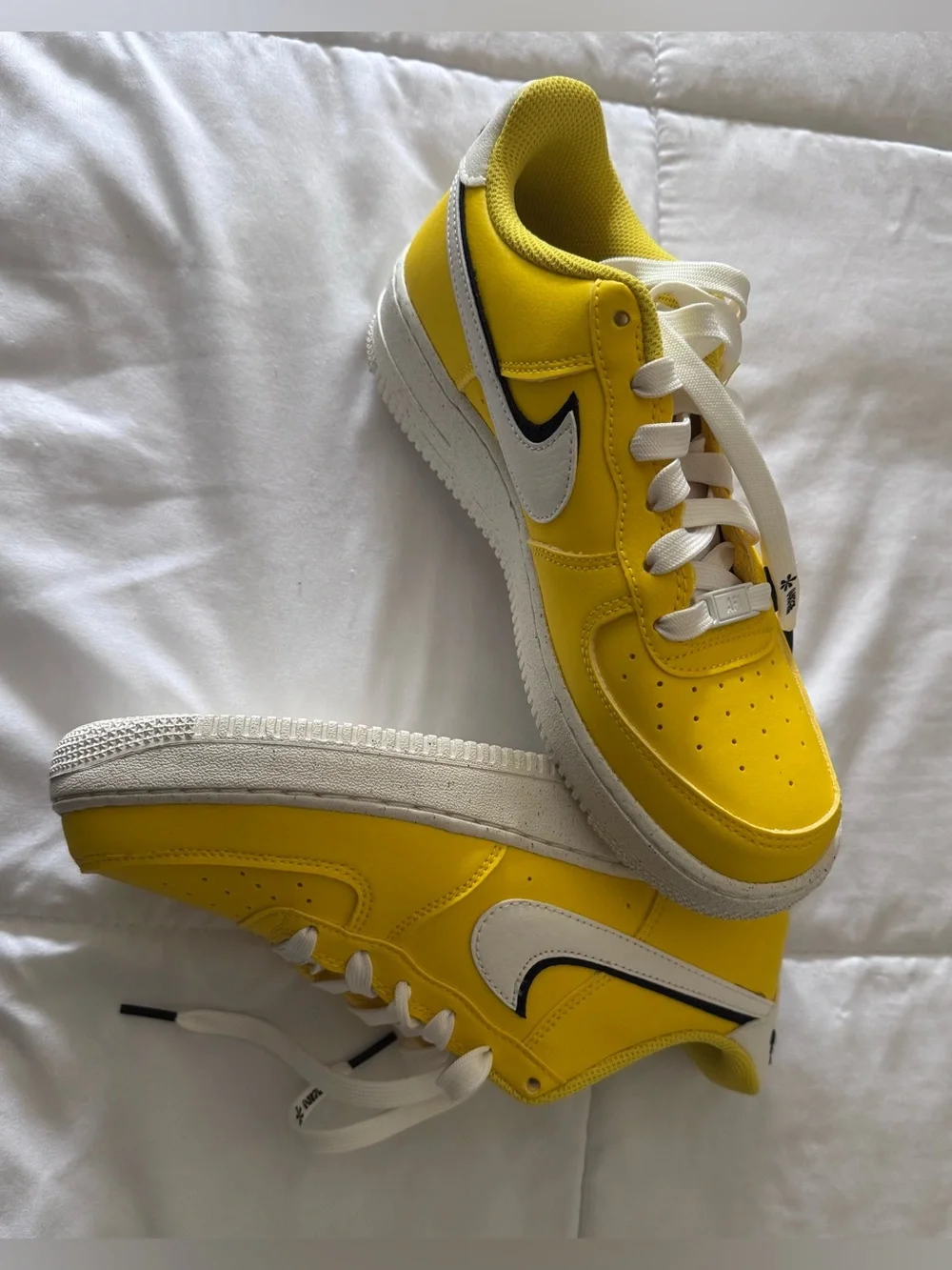 Nike Force 1 Lv8 '82 Women Sneakers - Yellow/white